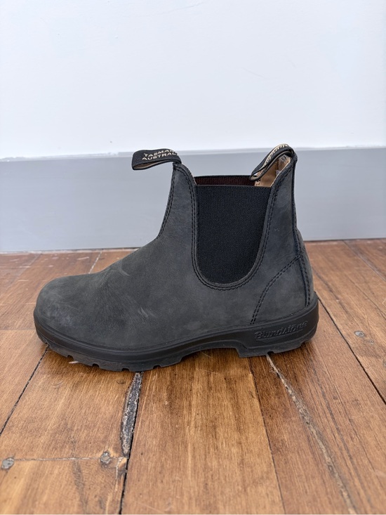 Blundstone Shoes - Blundstone 587 Chelsea Boots Rustic Black Leather Women US 7.5 AU 4.5